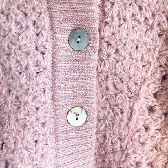 NEW FARM Rio Pink Flower Texture Knit Cardigan Sweater Button Ruffle Size L - Picture 10 of 16